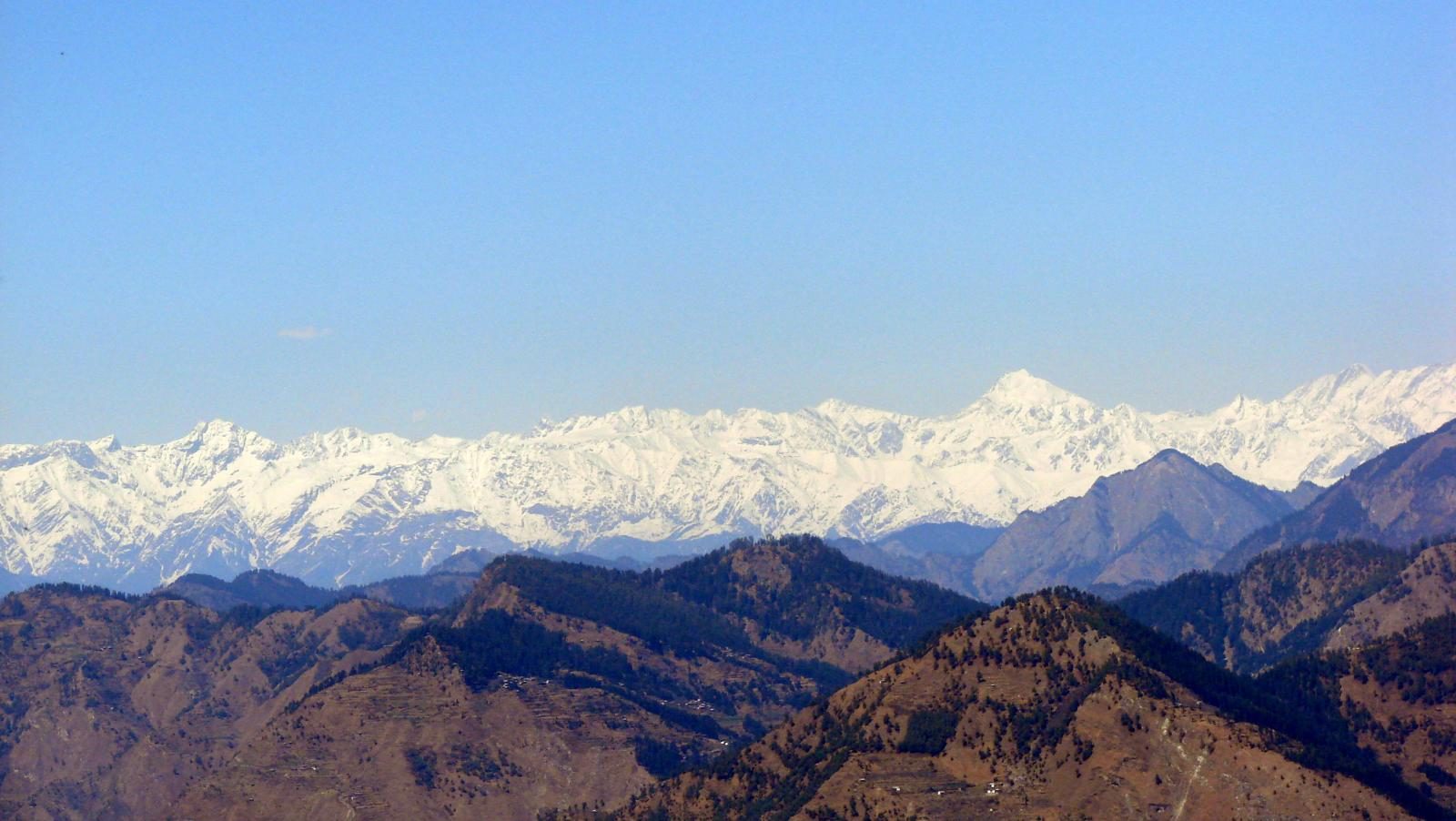 Jalori Pass road in the Seraj region of Himachal