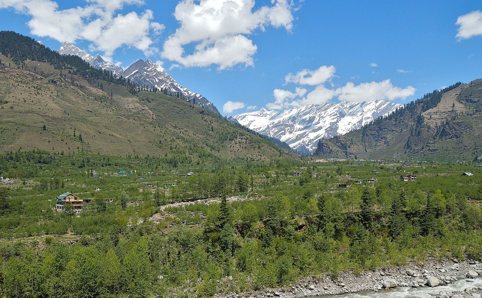 Manali and the Beas valley seen from the surrounding slopes